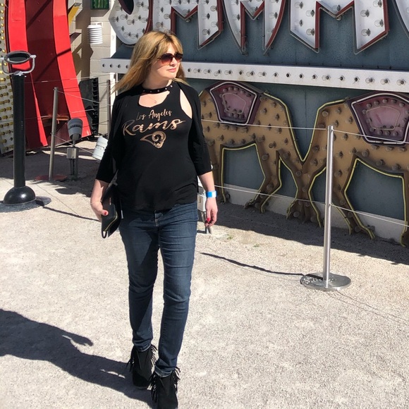 Meet the Posher - Picture 4 of 4